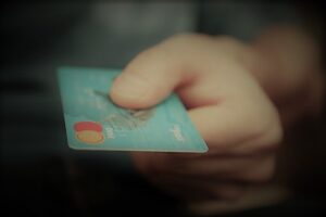 carta di credito altrui indebito utilizzo